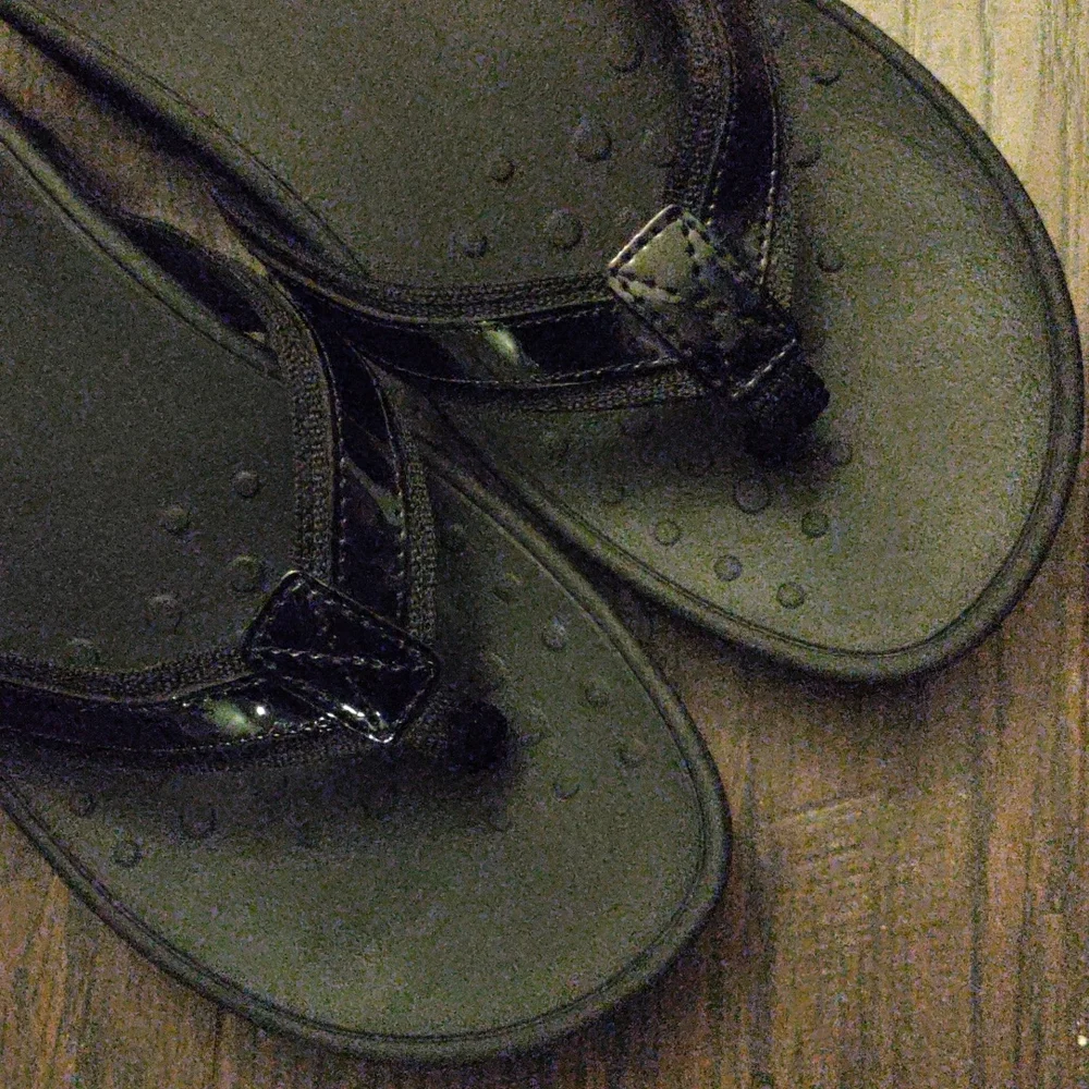 Vionic. "High Tide" Thong Sandals_2